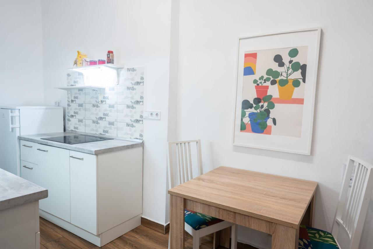 Cozy & Quiet Apartment Near Kiraly Street Free Parking, Ac, Perfect For 4 Guests! ブダペスト エクステリア 写真
