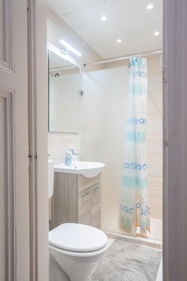 Cozy & Quiet Apartment Near Kiraly Street Free Parking, Ac, Perfect For 4 Guests! ブダペスト エクステリア 写真