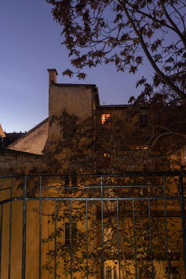 Cozy & Quiet Apartment Near Kiraly Street Free Parking, Ac, Perfect For 4 Guests! ブダペスト エクステリア 写真
